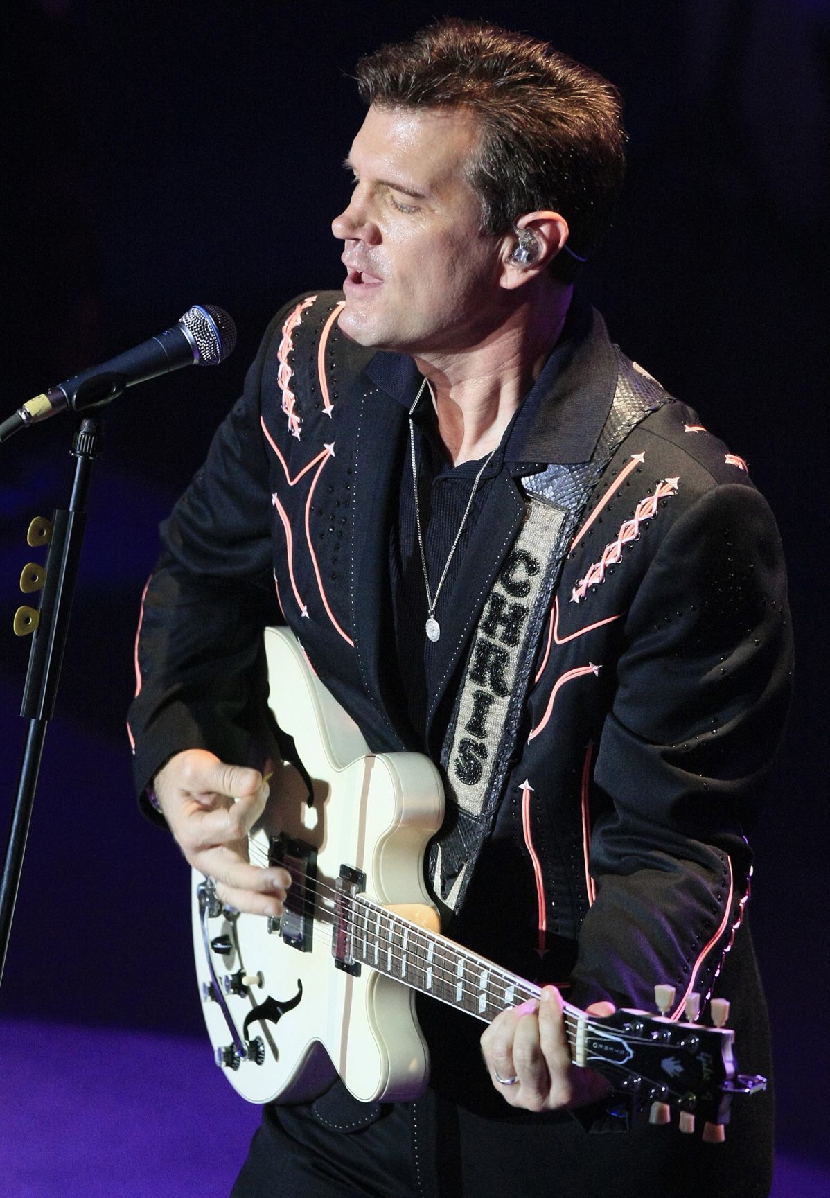 Chris Isaak -- 2009